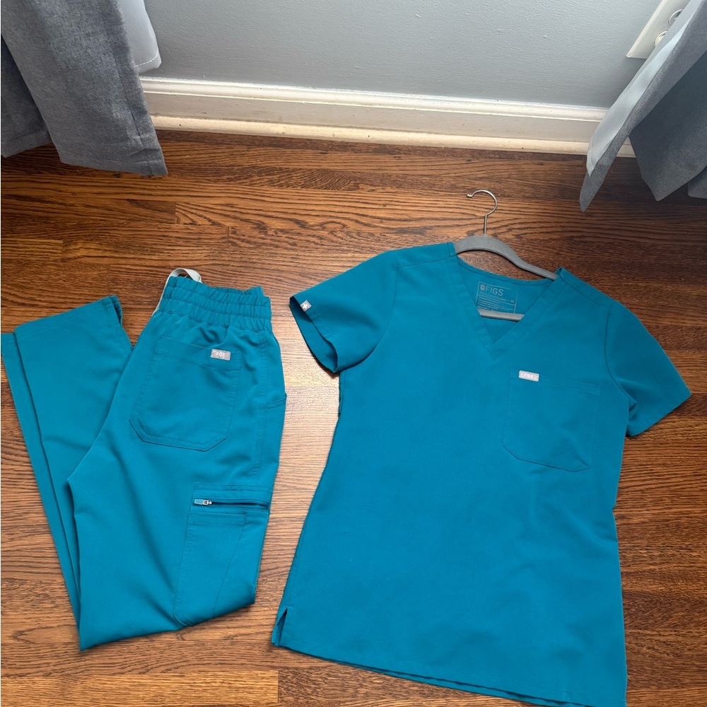 Figs Pacific Blue Catarina XS top/ Yola HW XXSP Scrub set